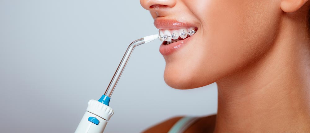 ¿Qué es y para qué se usa el irrigador dental?